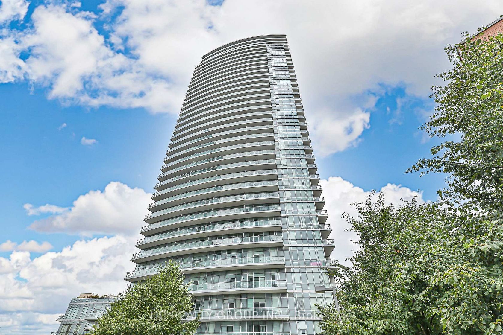 1803 - 70 Forest Manor Road, Henry Farm, Toronto photo number 2