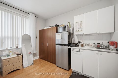Photo 25 at 53 Wilmar Road, City Centre West, Toronto