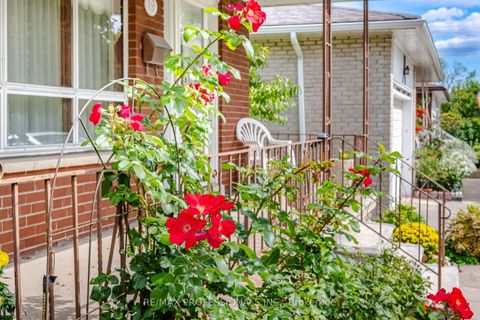 Photo 2 at 19 Earldown Drive, Richview, Toronto