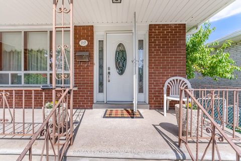 Photo 3 at 19 Earldown Drive, Richview, Toronto