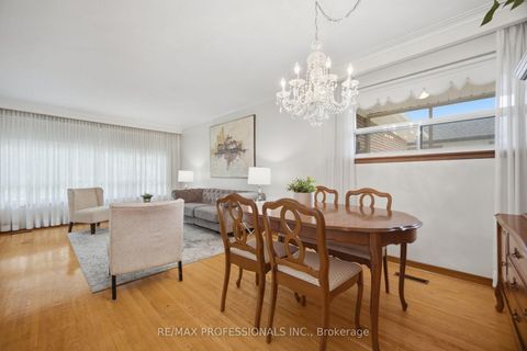 Photo 10 at 19 Earldown Drive, Richview, Toronto