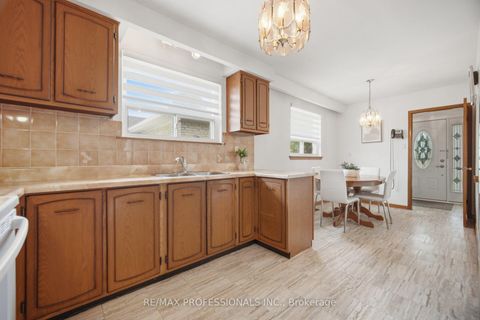 Photo 11 at 19 Earldown Drive, Richview, Toronto