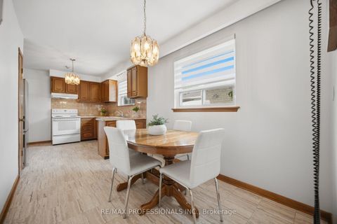 Photo 15 at 19 Earldown Drive, Richview, Toronto