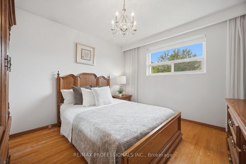Photo 16 at 19 Earldown Drive, Richview, Toronto
