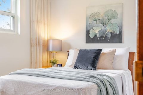 Photo 19 at 19 Earldown Drive, Richview, Toronto