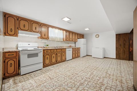Photo 26 at 19 Earldown Drive, Richview, Toronto