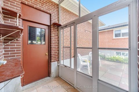 Photo 38 at 19 Earldown Drive, Richview, Toronto