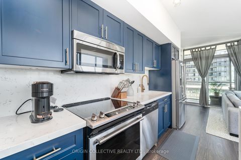 Photo 8 at 302 - 105 The Queensway Avenue, Swansea, Toronto