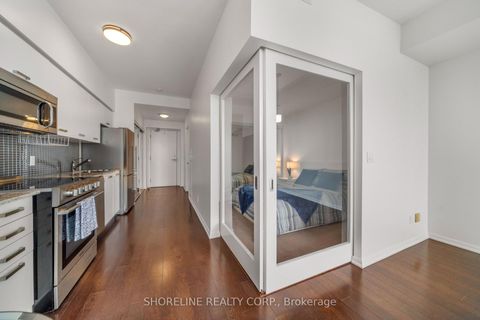 Photo 2 at 4807 - 832 Bay Street, Bay Street Corridor, Toronto