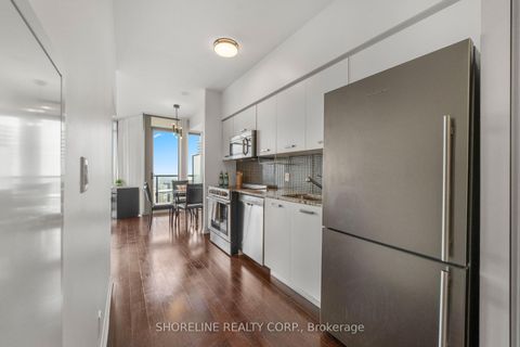 Photo 17 at 4807 - 832 Bay Street, Bay Street Corridor, Toronto