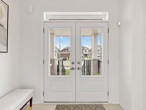 Photo 4 at 10 George Ellis Drive, Keswick North, Georgina