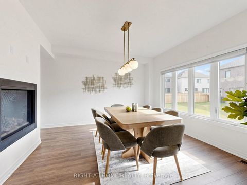 Photo 12 at 10 George Ellis Drive, Keswick North, Georgina