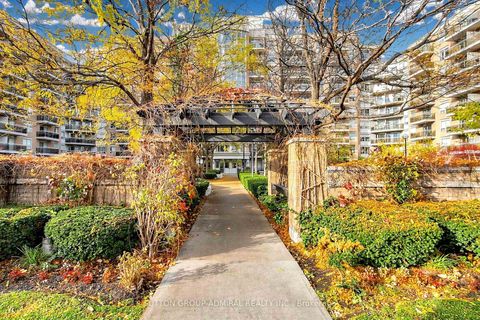 Photo 2 at 435 - 650 Lawrence Avenue W, Lawrence, Toronto