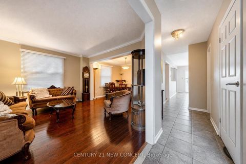 Photo 6 at 8 Millcroft Way, Brownridge, Vaughan