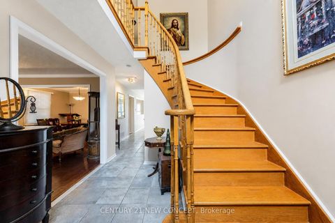 Photo 17 at 8 Millcroft Way, Brownridge, Vaughan