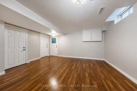 Photo 33 at 8 Millcroft Way, Brownridge, Vaughan
