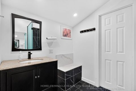 Photo 2 at 178 Kingsview Boulevard, The Westway, Toronto