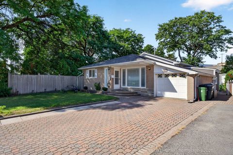 Photo 4 at 178 Kingsview Boulevard, The Westway, Toronto