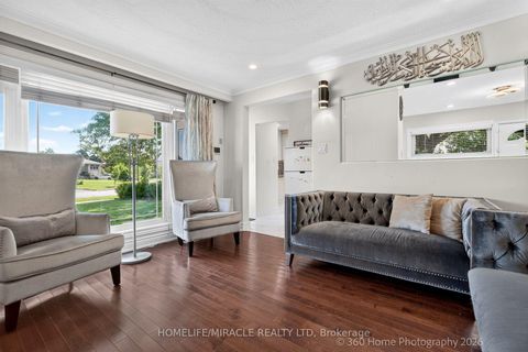 Photo 11 at 178 Kingsview Boulevard, The Westway, Toronto