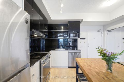Photo 5 at 219 - 72 ESTHER SHINER Boulevard, Bayview Village, Toronto