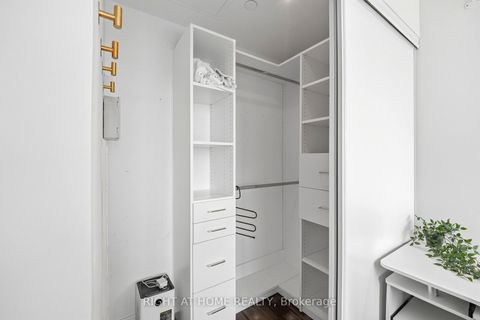 Photo 14 at 219 - 72 ESTHER SHINER Boulevard, Bayview Village, Toronto