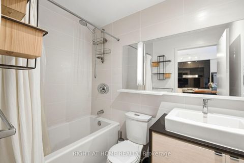 Photo 15 at 219 - 72 ESTHER SHINER Boulevard, Bayview Village, Toronto