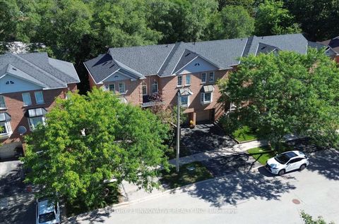 Photo 4 at 28 Eli Shackleton Court, West Hill, Toronto