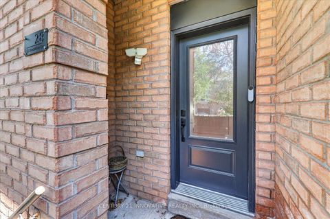 Photo 7 at 28 Eli Shackleton Court, West Hill, Toronto