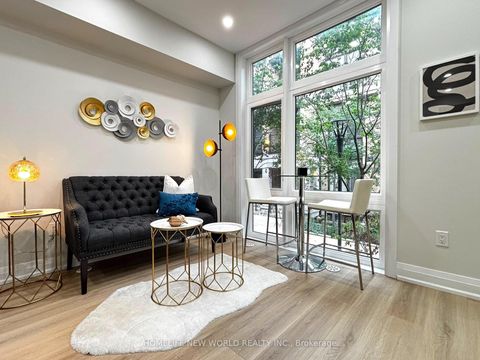 Photo 4 at 45 - 19 Eldora Avenue, Newtonbrook West, Toronto