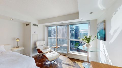 Photo 5 at 1134 - 250 Wellington Street W, Waterfront Communities C1, Toronto
