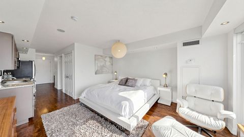 Photo 9 at 1134 - 250 Wellington Street W, Waterfront Communities C1, Toronto