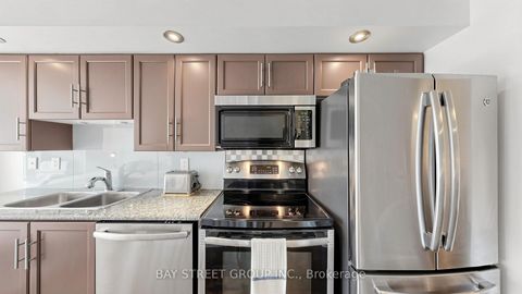 Photo 11 at 1134 - 250 Wellington Street W, Waterfront Communities C1, Toronto