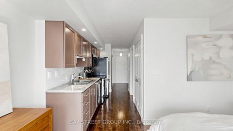 Photo 12 at 1134 - 250 Wellington Street W, Waterfront Communities C1, Toronto