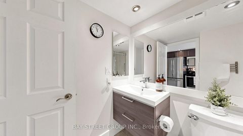 Photo 15 at 1134 - 250 Wellington Street W, Waterfront Communities C1, Toronto
