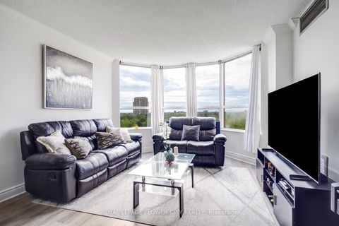 Photo 14 at 417 - 6 Humberline Drive, Clairville, Toronto