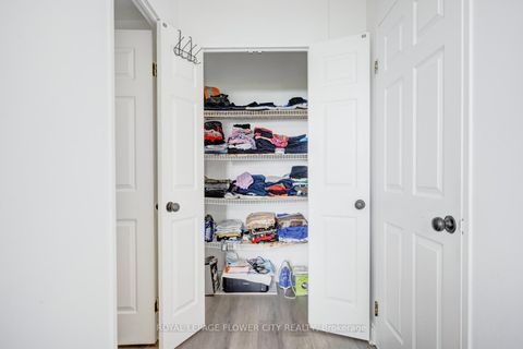 Photo 33 at 417 - 6 Humberline Drive, Clairville, Toronto