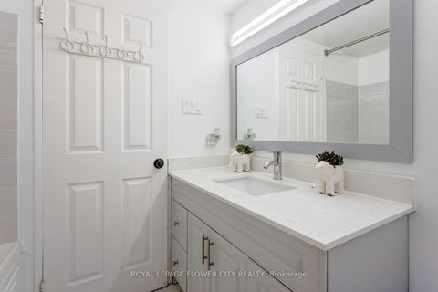Photo 34 at 417 - 6 Humberline Drive, Clairville, Toronto