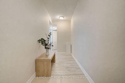 Photo 10 at 1014 - 17 Barberry Place, Bayview Village, Toronto