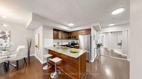 Photo 10 at 1212 - 761 Bay Street, Bay Street Corridor, Toronto