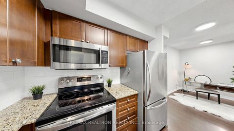 Photo 14 at 1212 - 761 Bay Street, Bay Street Corridor, Toronto