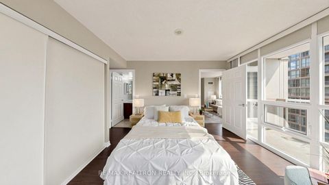 Photo 17 at 1212 - 761 Bay Street, Bay Street Corridor, Toronto