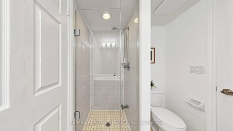 Photo 21 at 1212 - 761 Bay Street, Bay Street Corridor, Toronto