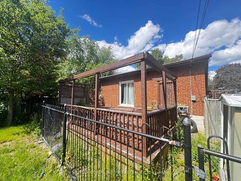 Photo 6 at 36 Benprice Court, Woburn, Toronto