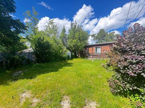 Photo 9 at 36 Benprice Court, Woburn, Toronto
