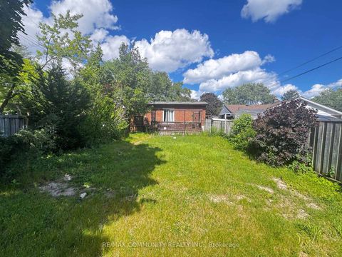 Photo 10 at 36 Benprice Court, Woburn, Toronto