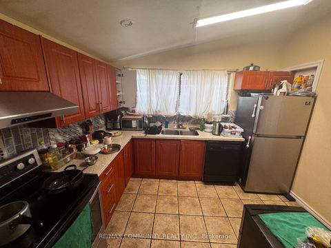 Photo 24 at 36 Benprice Court, Woburn, Toronto