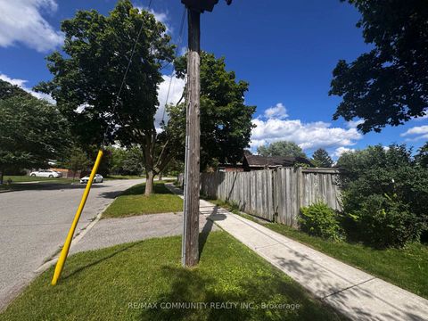Photo 34 at 36 Benprice Court, Woburn, Toronto