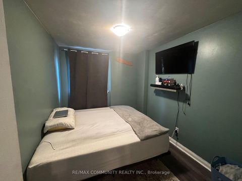 Photo 38 at 36 Benprice Court, Woburn, Toronto