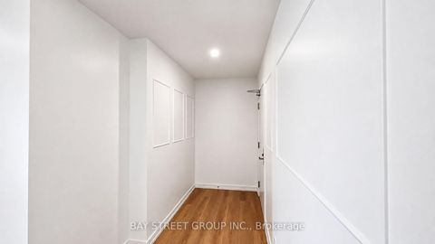 Photo 14 at 517 - 33 Helendale Avenue, Eglinton, Toronto