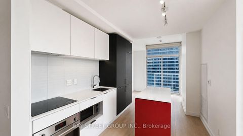 Photo 17 at 517 - 33 Helendale Avenue, Eglinton, Toronto